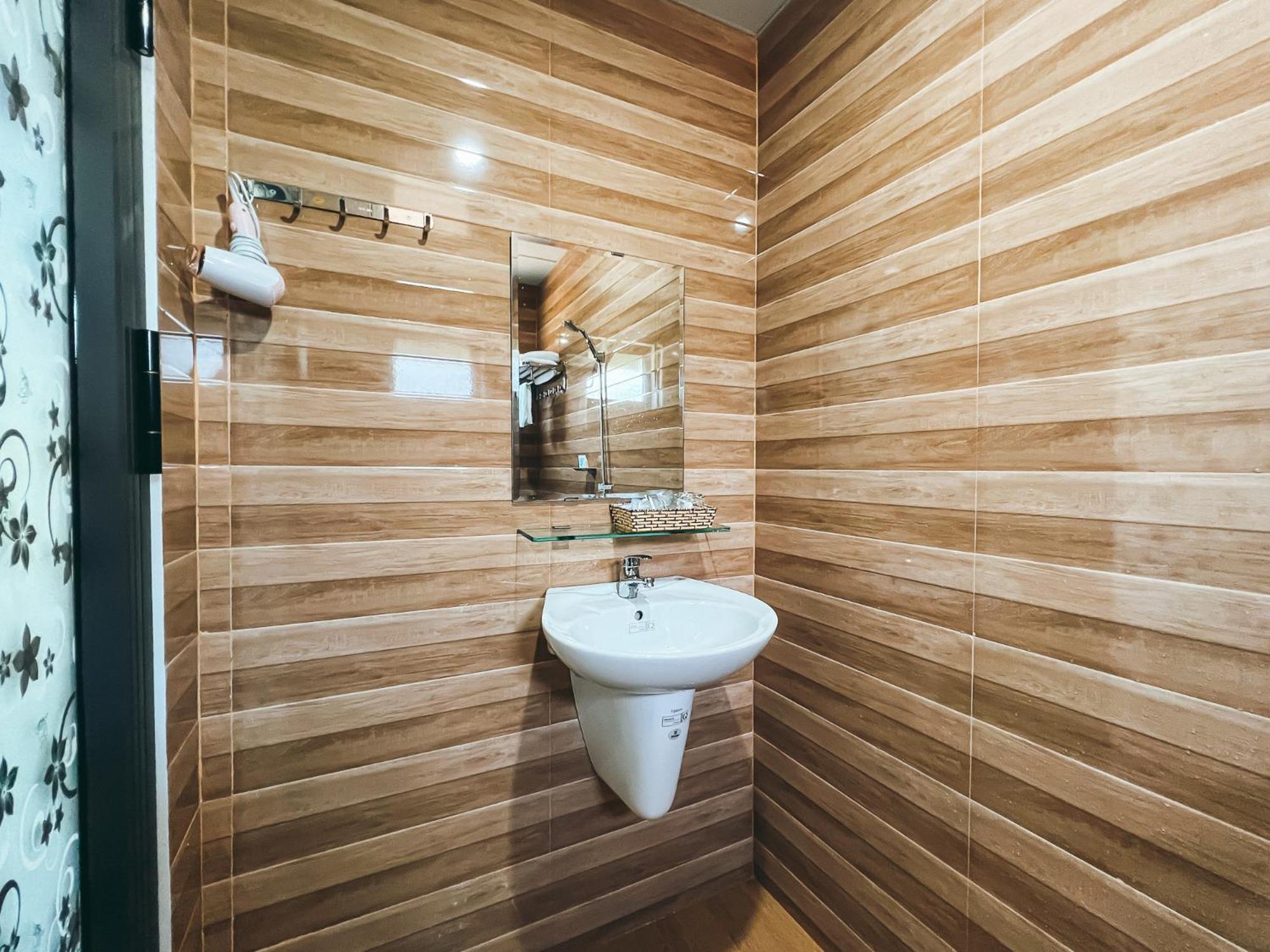 Bazan Home - Hotel & Bungalow Pleiku Room photo